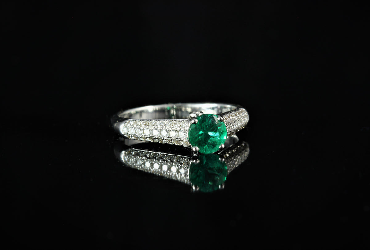 Bague emeraude diamants
