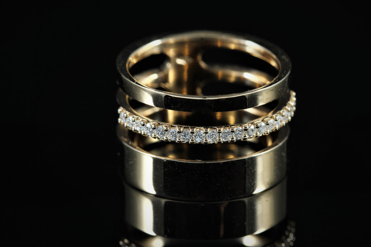 Bague or rose et diamants