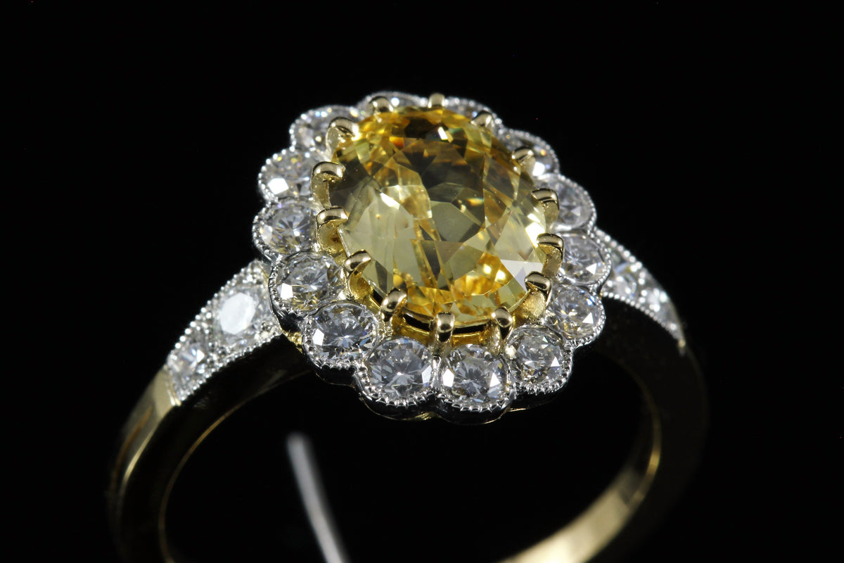 Bague Saphir jaune diamants