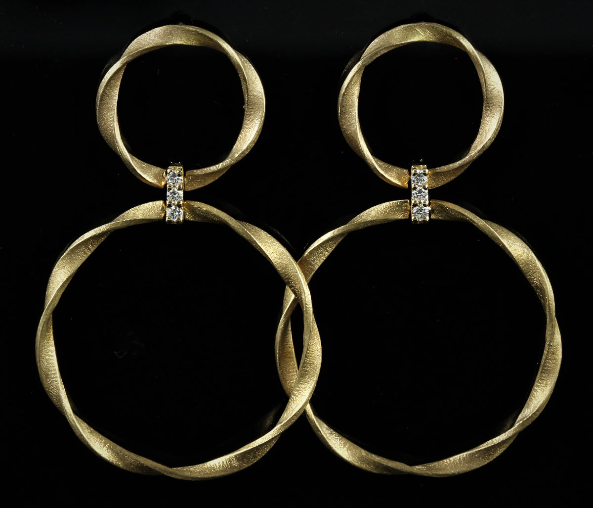 Boucles d'oreillles or rose et diamants