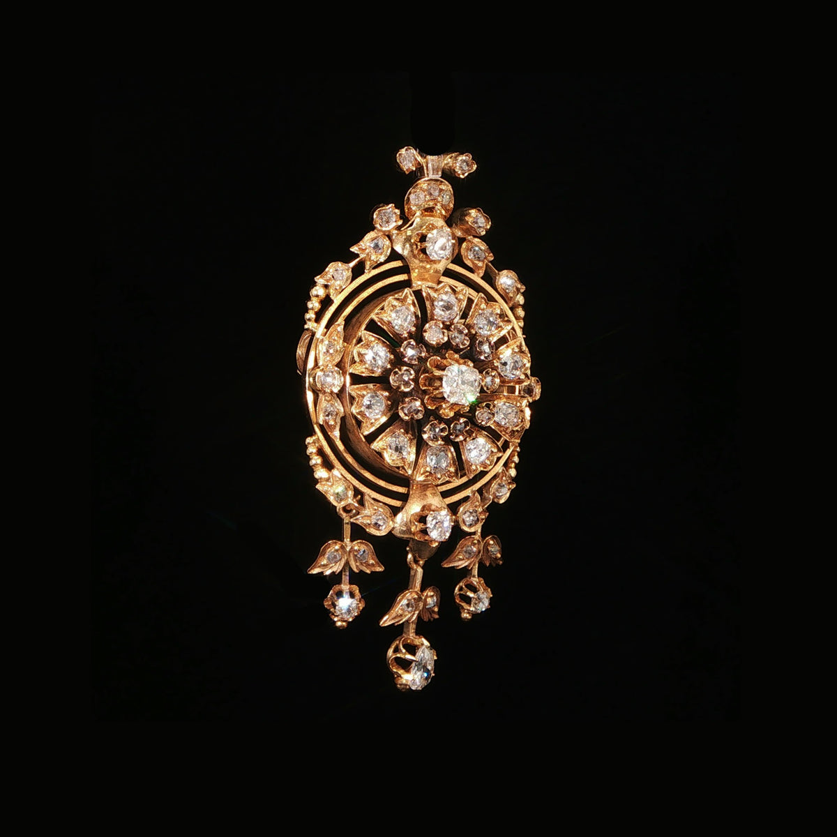 Pendentif Motif Floral en Or Jaune et Diamants