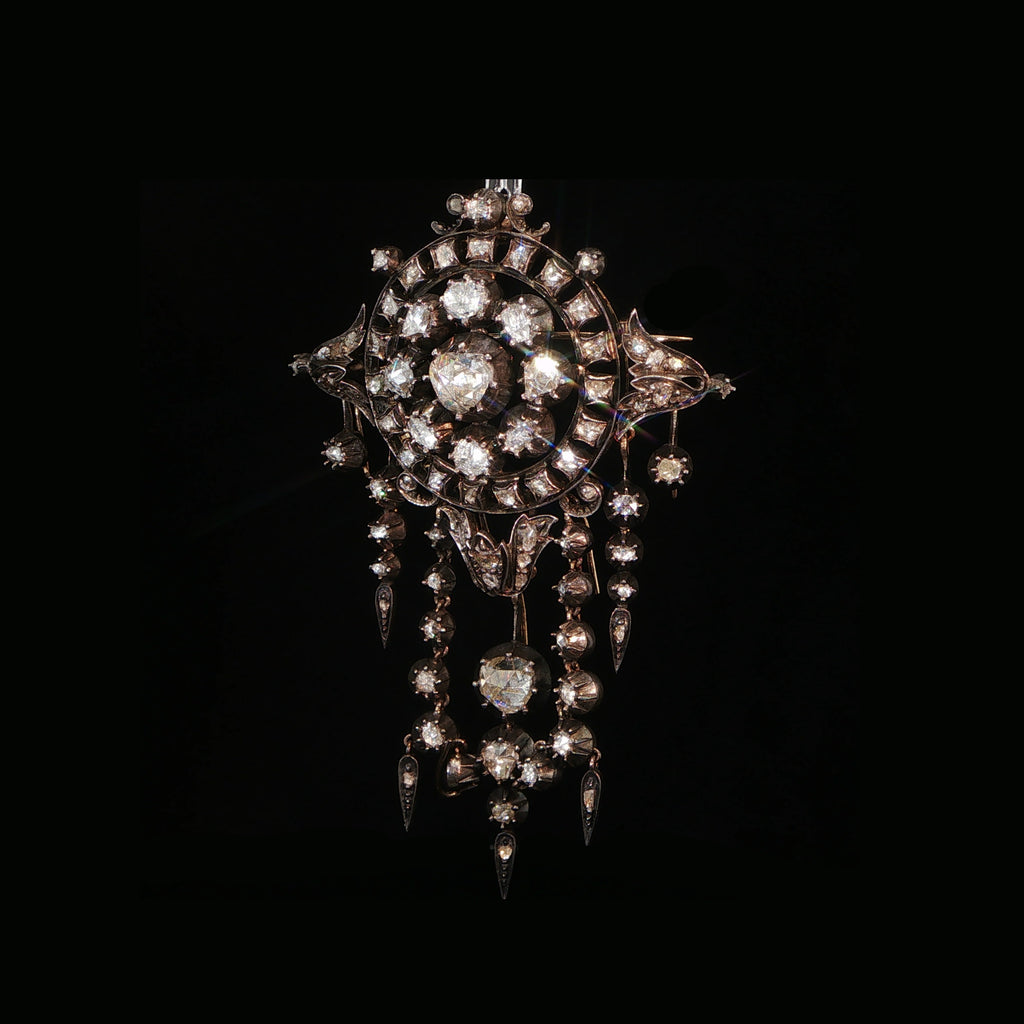 Broche Ornée de Diamants en Argent