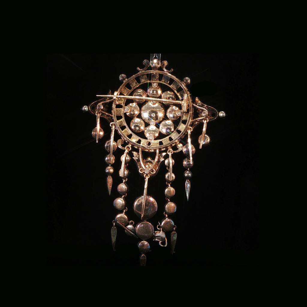 Broche Ornée de Diamants en Argent