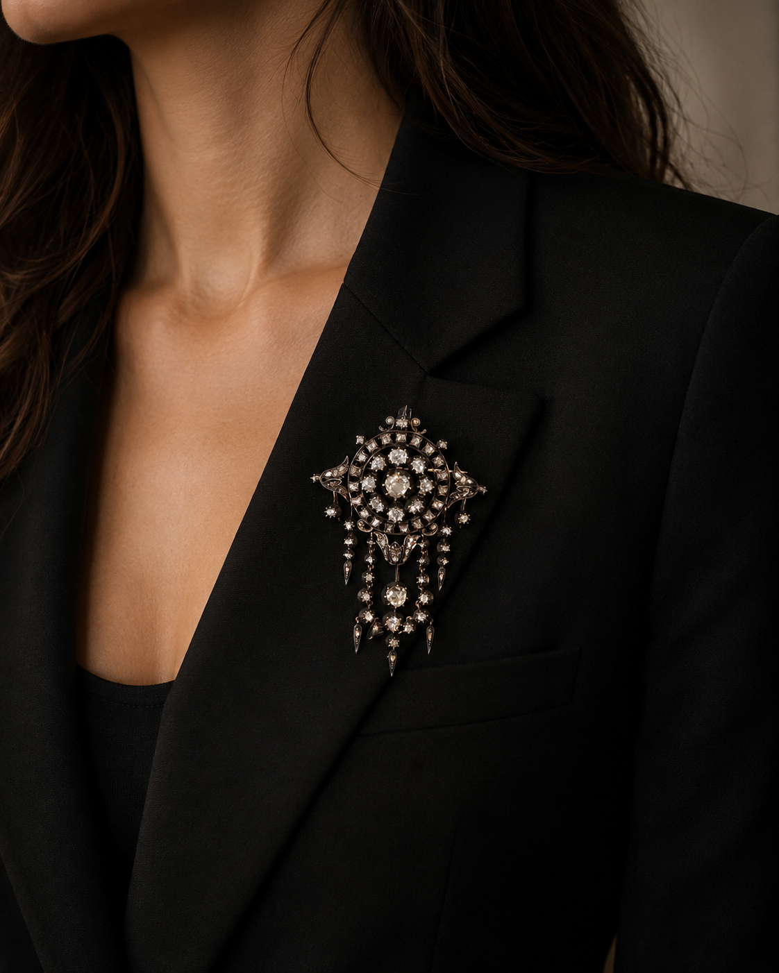 Broche Ornée de Diamants en Argent