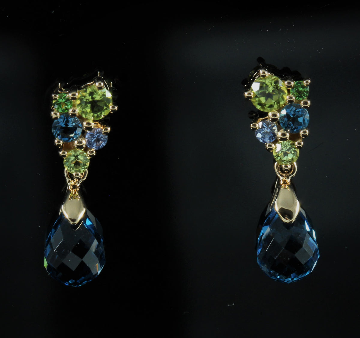 Pendants d'oreilles composition