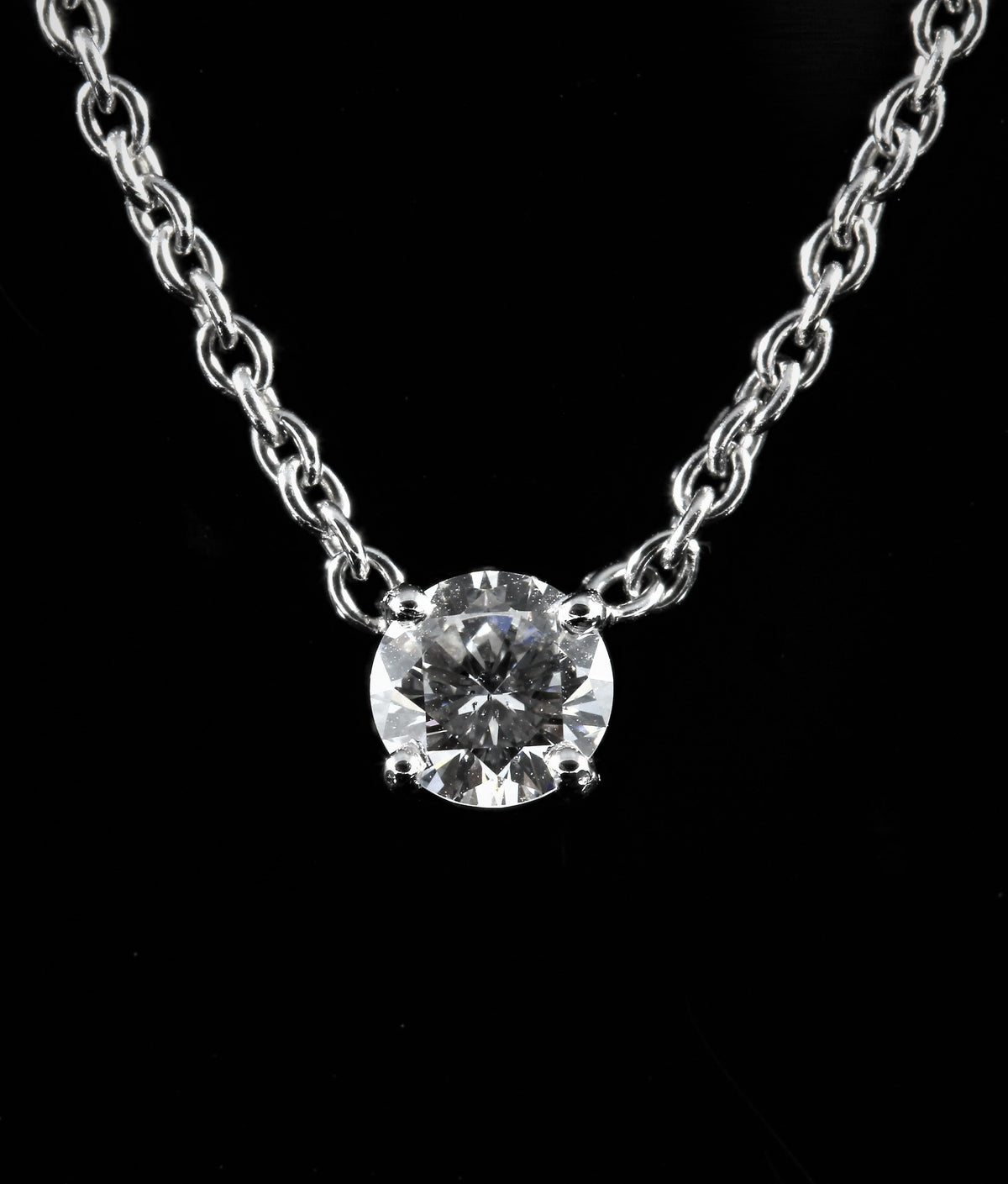 Pendentif solitaire diamant